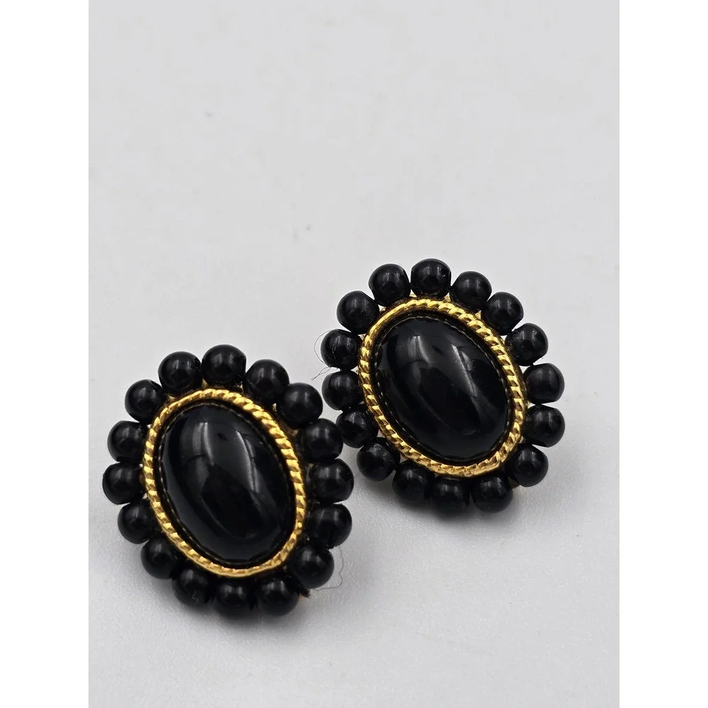 Vintage Black‎ Cabochon Gold Tone Clip On Earrings Beaded Oval Classic Style